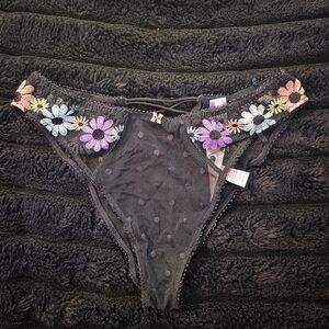 ‼️RARE FIND‼️Savage X Fenty Floral Embroidered Black Lace Panties